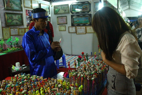 Khai mạc Liên hoan Văn hóa Du lịch làng nghề truyền thống Hà Nội 2015 ảnh 1